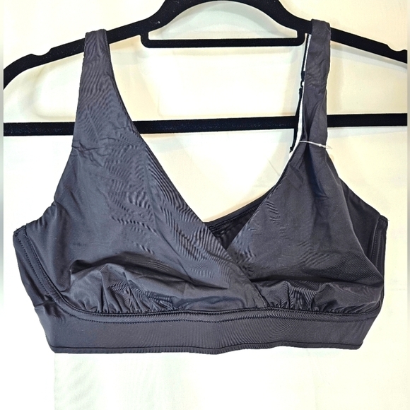 BRAVADO black bikini top in size Medium in black criss-cross cut NWT - Picture 1 of 9